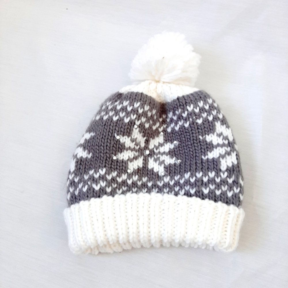 4️⃣/$2️⃣9️⃣ Ardene Brand new beanie with sparkling rhinestones.